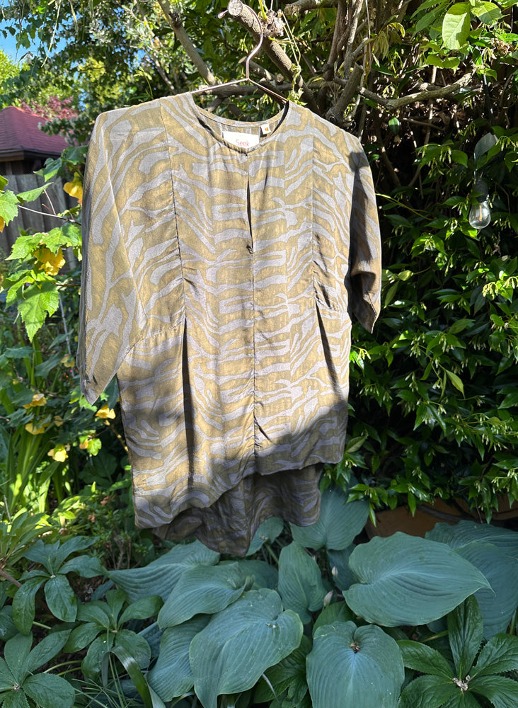 Seek Bazaar | Barb Top, land print