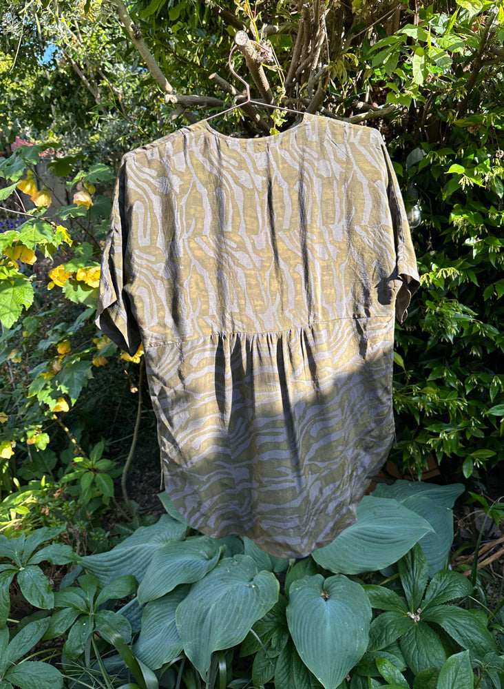 Seek Bazaar | Barb Top, land print
