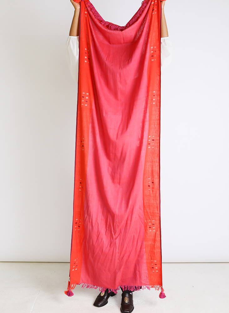 Scarf, maraschino