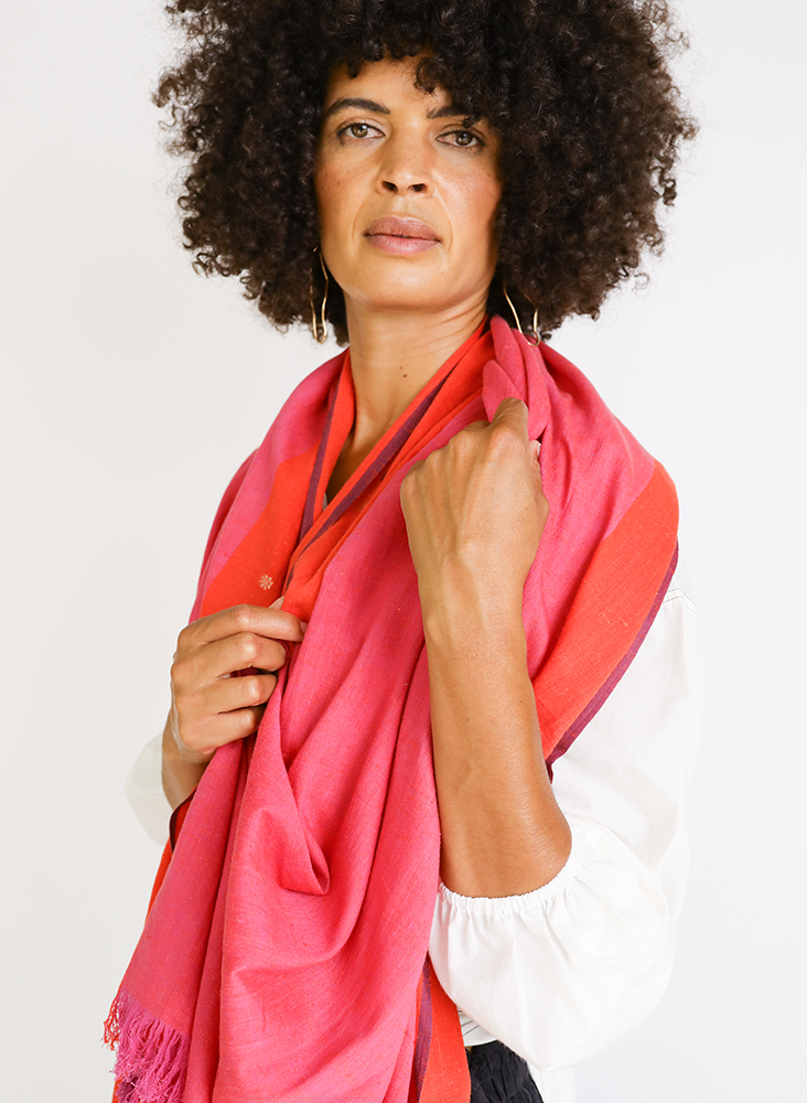 Scarf, maraschino