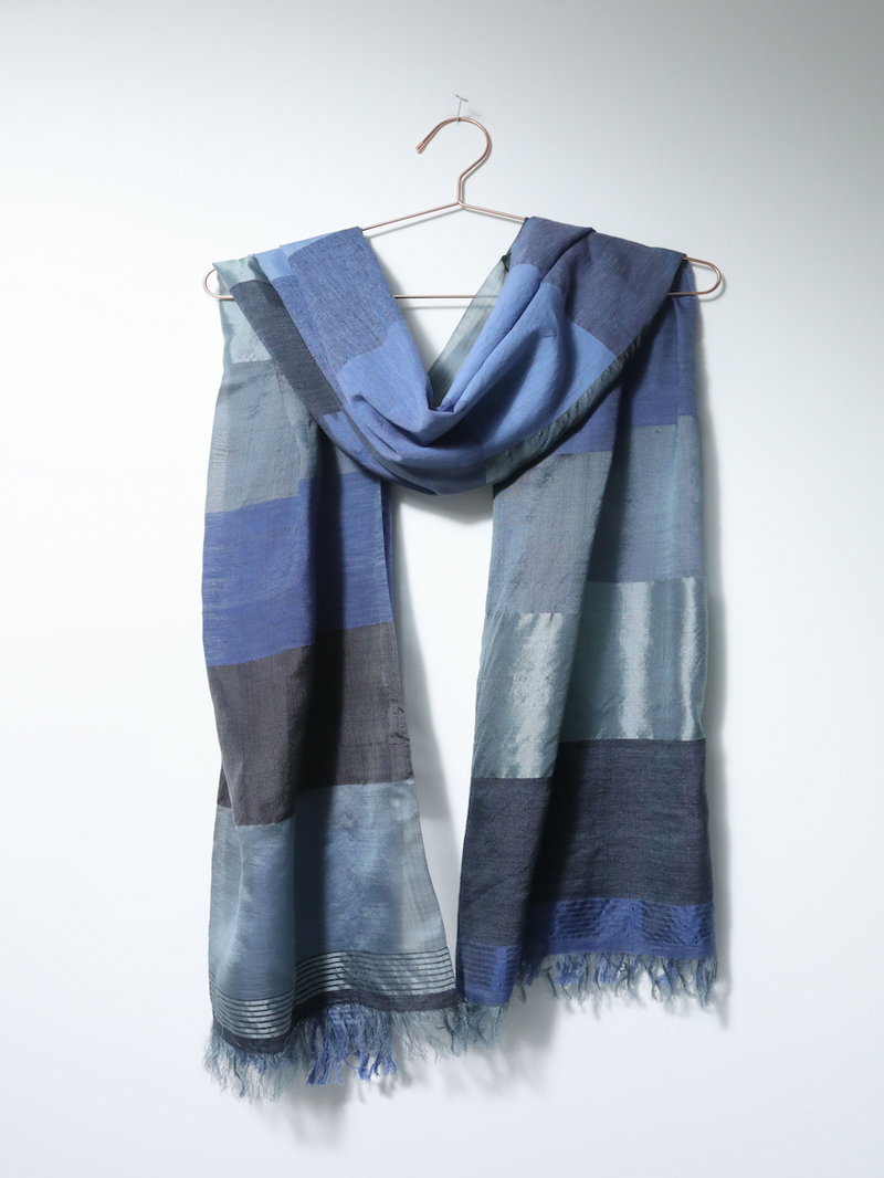 Scarf, pacific