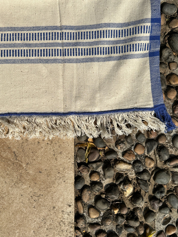 Dindori Towel, lapis